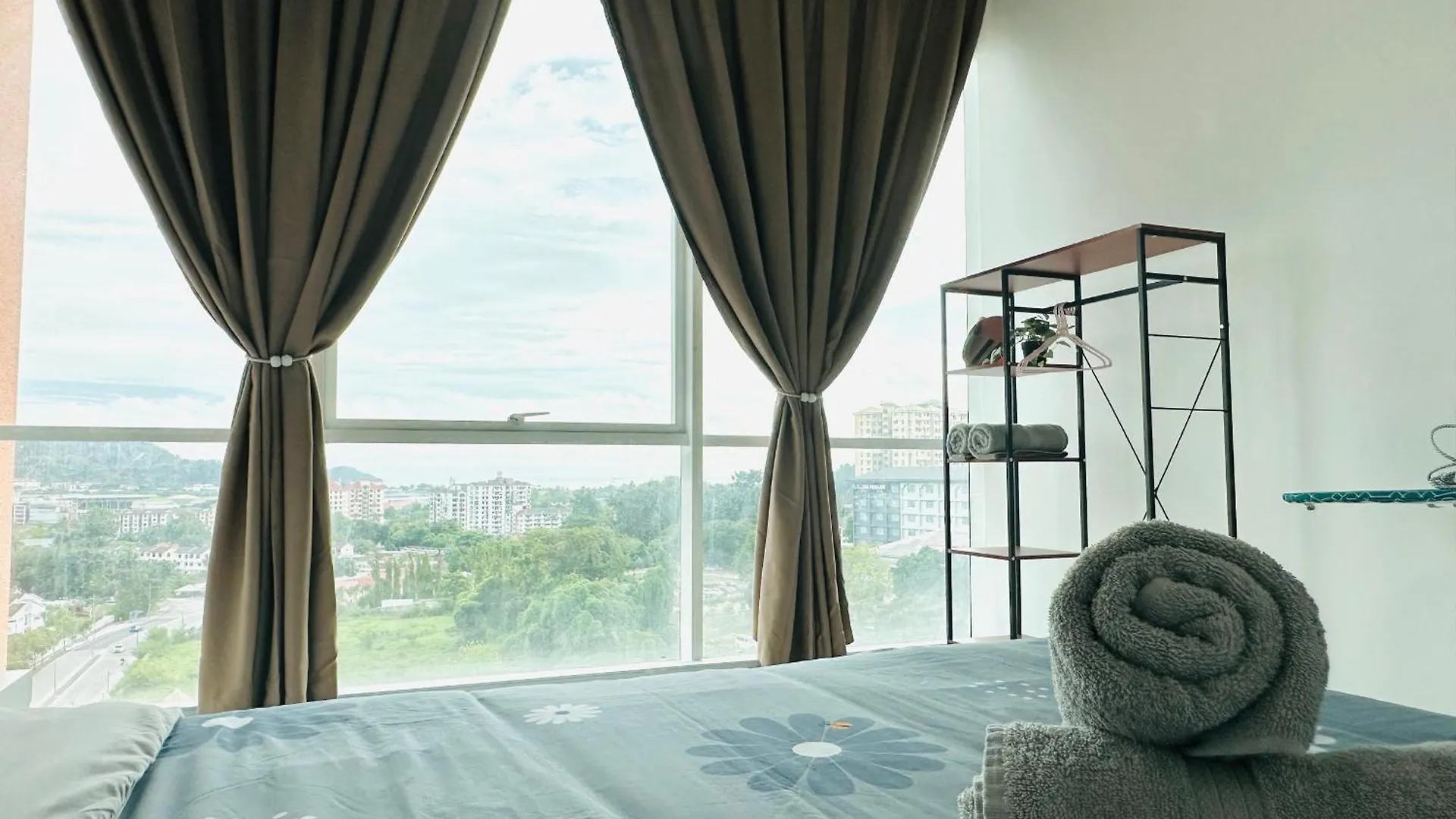 Fabulous Airport 2Br Suite# Straits Intl# Msg Chair Bayan Lepas